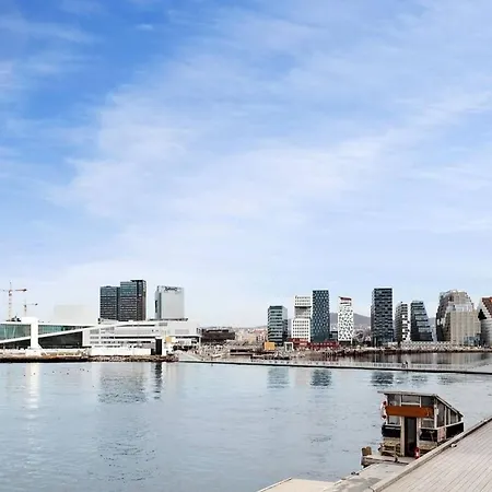 Charming With Balcony Rooftop Access