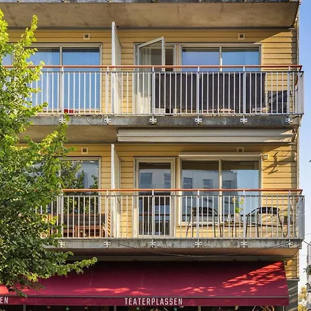 Theatre Square - Urban Apartment