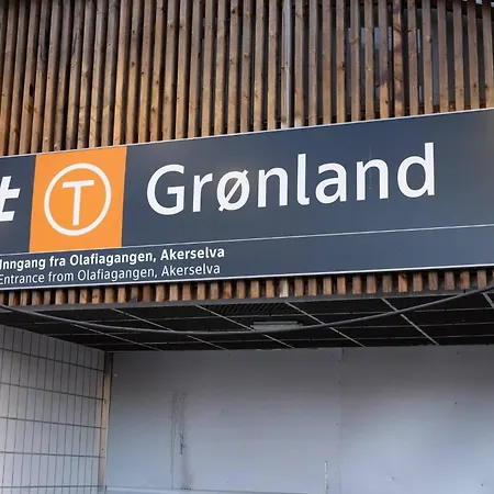 Charming With Balcony Rooftop Access