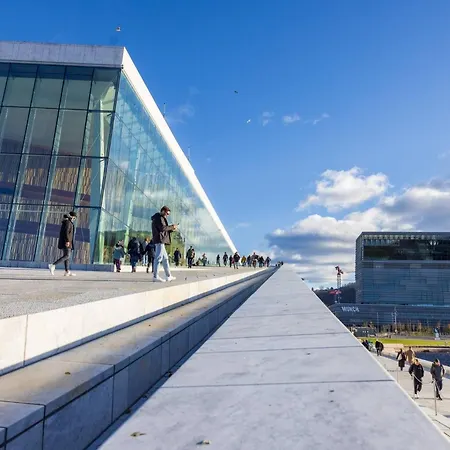 Charming With Balcony Rooftop Access