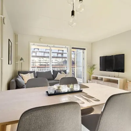 Charming With Balcony Rooftop Access דירה אוסלו