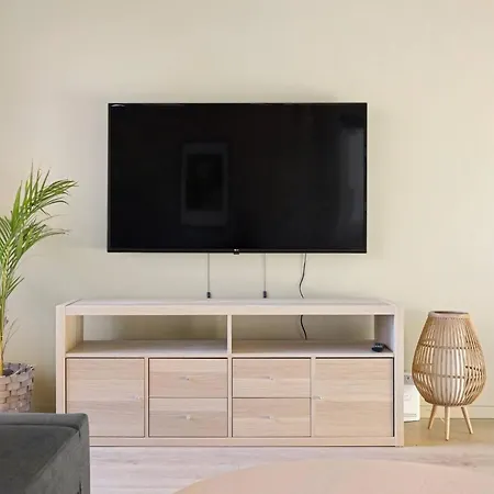 Charming With Balcony Rooftop Access Oslo