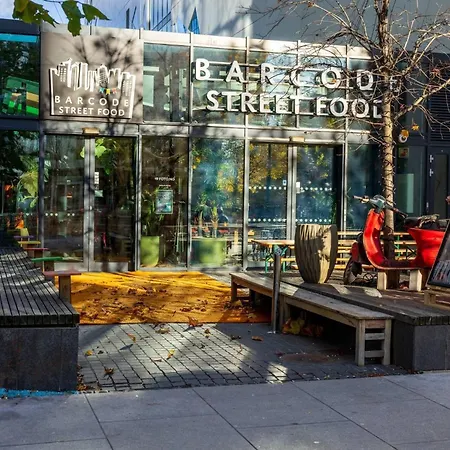 Leilighet Charming With Balcony Rooftop Access *