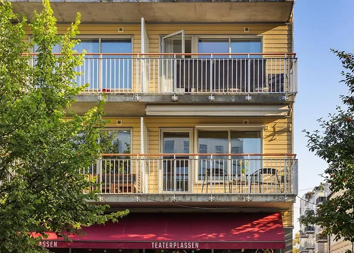 Charming With Balcony Rooftop Access 아파트