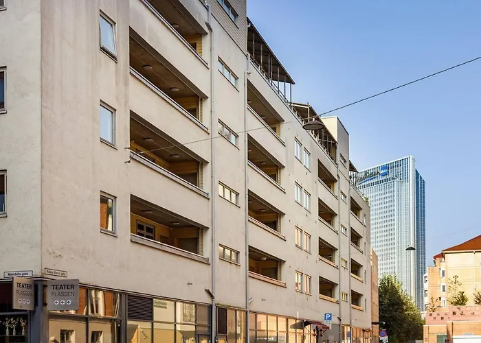 Charming With Balcony Rooftop Access 아파트 *