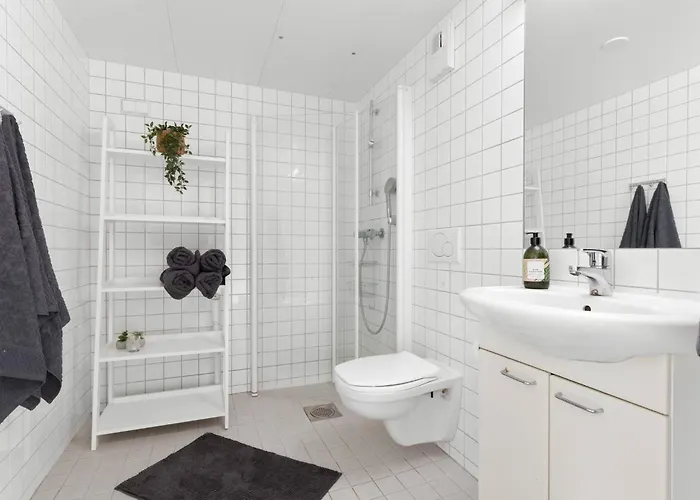 Charming With Balcony Rooftop Access 아파트