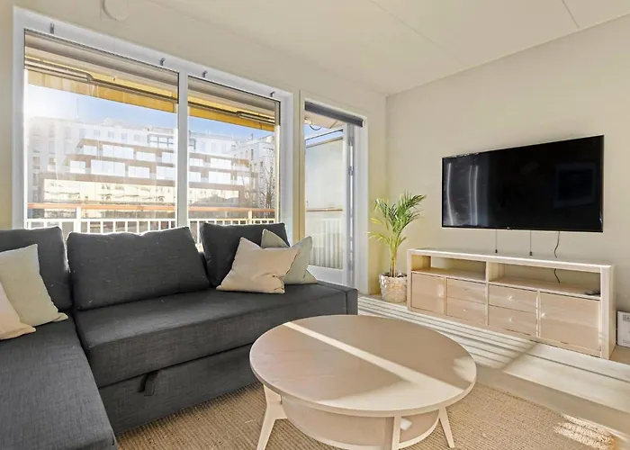 Charming With Balcony Rooftop Access 아파트 *